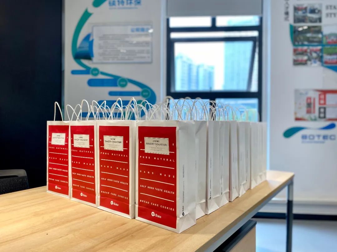 情暖中秋月，碩特凈世界